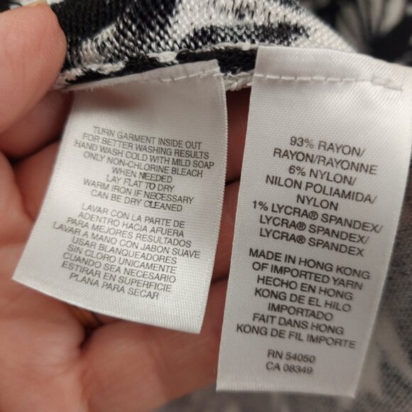 Jones of New York Floral Round neck Sweater Size Large - Picture 3 of 4